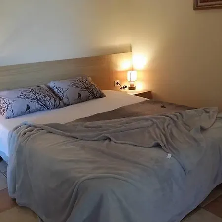 Kaya House 8 *